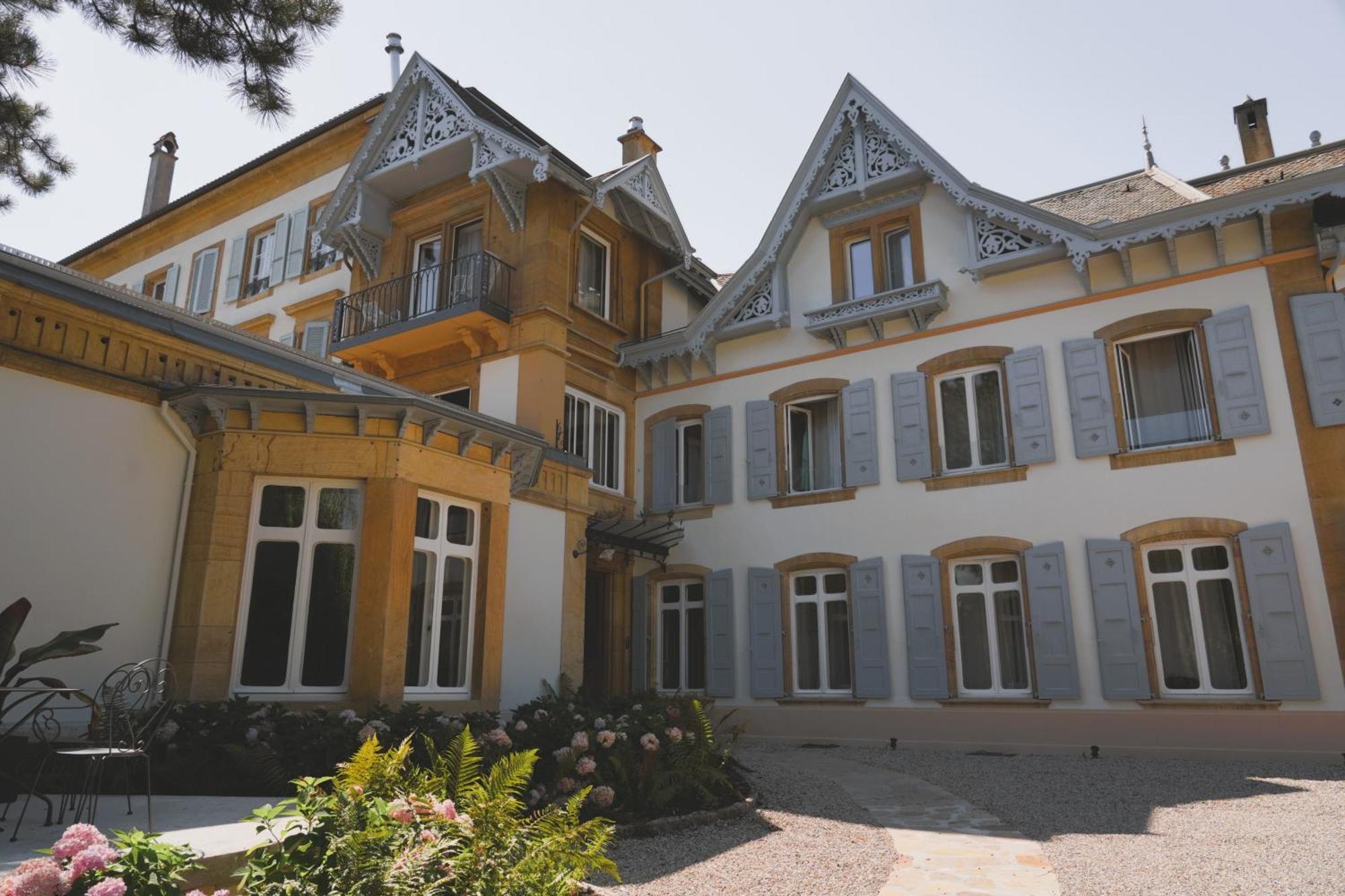 Le Faubourg 29 Hotel Neuchâtel Buitenkant foto